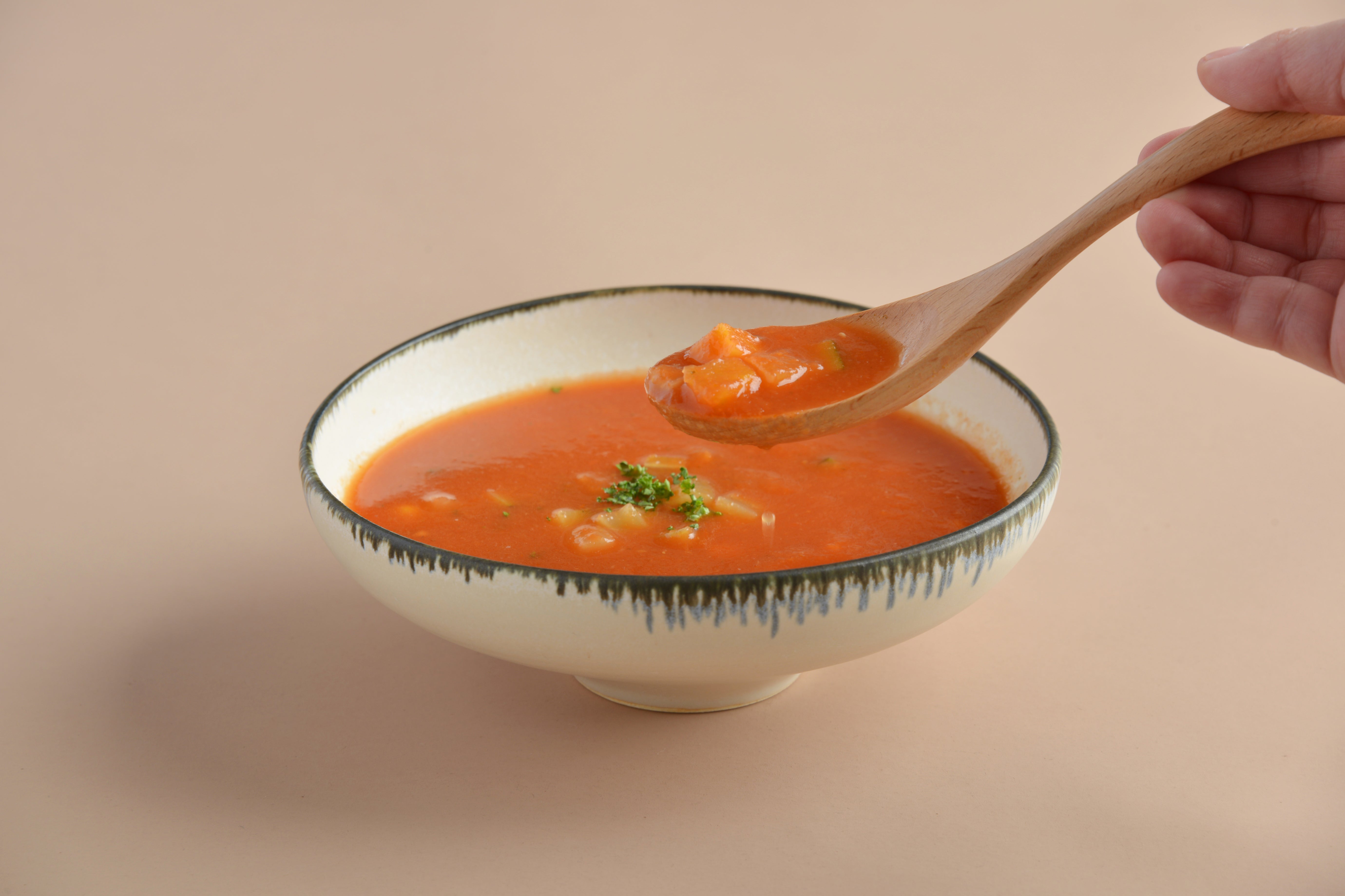 8種の野菜入り ピリ辛トマトスープ